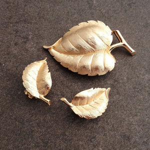 Vintage 50's Gold Leaf Brooch & Earrings